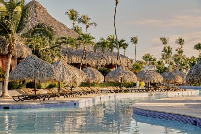 Poolside & Cabanas